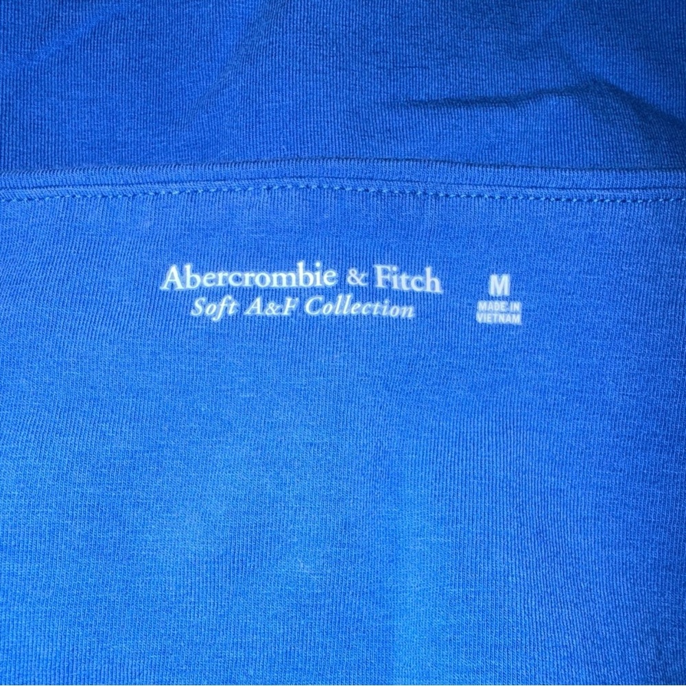 Abercrombie & Fitch Soft Matte Seamless Long-Sleeve Bodysuit - Picture 3 of 5